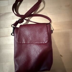 Elegant Burgundy Crossbody Bag